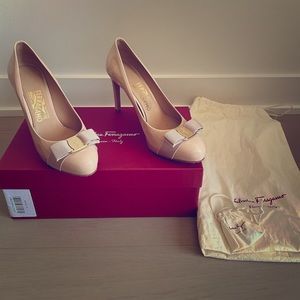 Salvatore Ferragamo Vara Bow Pumps